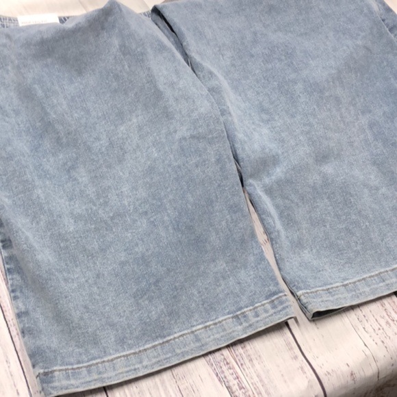 Lane Bryant wide leg fit mid rise Pull on jeans size 28 new tags - Picture 9 of 10